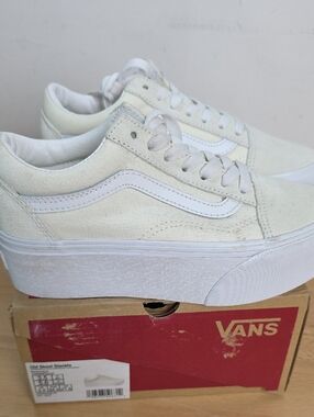 Vans Old Skool Platform Sneakers - Cream & White women 5 Display